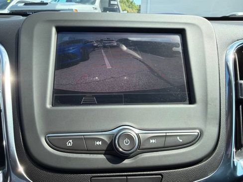 Used 2024 Chevrolet Equinox LT FWD image 17