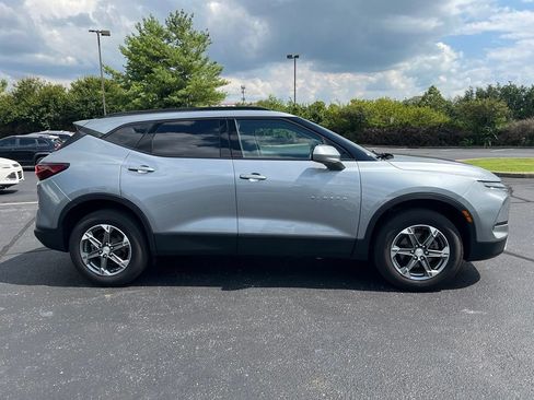 Used 2023 Chevrolet Blazer LT w/ Convenience Package FWD image 5