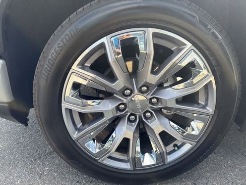 Used 2025 GMC Sierra 1500 Denali image 9