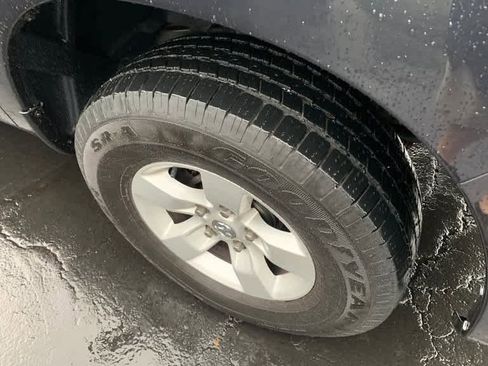 Used 2018 RAM 1500 Express AWD/4WD image 10