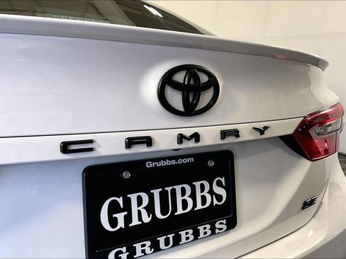 Used 2024 Toyota Camry SE w/ Convenience Package FWD image 40