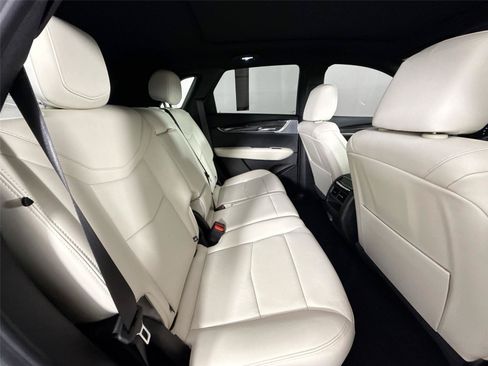 Used 2024 Cadillac XT5 Sportv w/ Technology Package AWD/4WD image 42