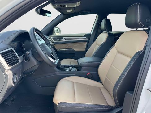 Certified 2023 Volkswagen Atlas Cross Sport SE AWD/4WD image 15