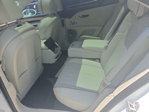 Used 2021 Bentley Flying Spur V8 AWD/4WD image 5