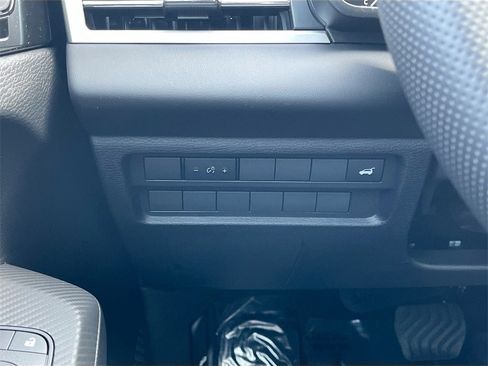 New 2025 Mitsubishi Outlander SE image 10