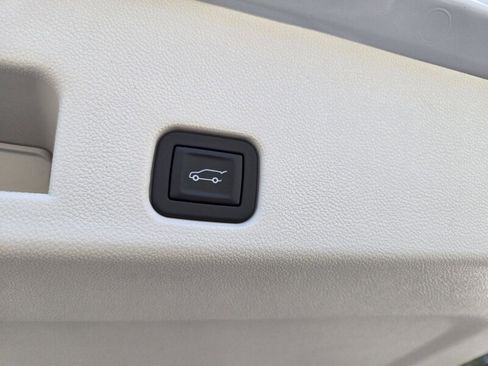 New 2026 GMC Acadia Denali w/ Super Cruise Package image 9