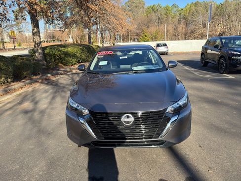 New 2025 Nissan Sentra SV image 2