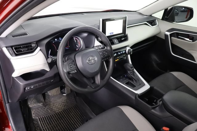 Used 2025 Toyota RAV4 XLE w/ Convenience Package FWD image 27