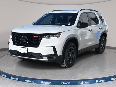 New 2025 Honda Pilot TrailSport image 1