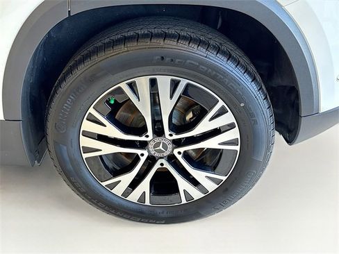 Certified 2025 Mercedes-Benz GLA 250 4MATIC image 29