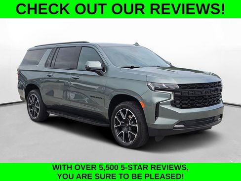 Used 2024 Chevrolet Suburban RST w/ Luxury Package RWD image 3