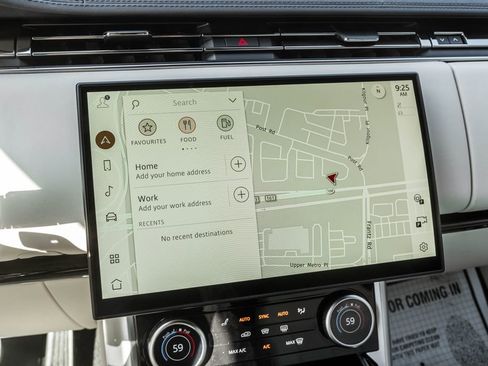 Used 2023 Land Rover Range Rover SE AWD/4WD image 9