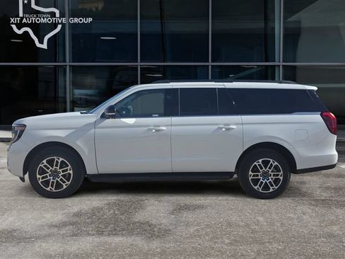 Used 2026 Ford Expedition Max Active AWD/4WD image 2