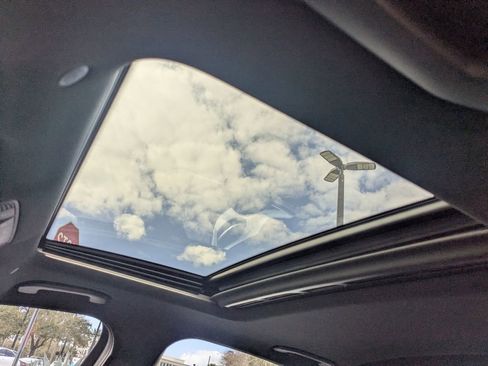 Used 2018 Mercedes-Benz E 300 image 7