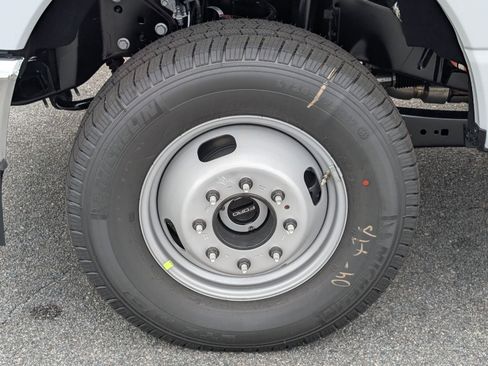 New 2026 Ford F350 XL w/ XL Chrome Package image 13