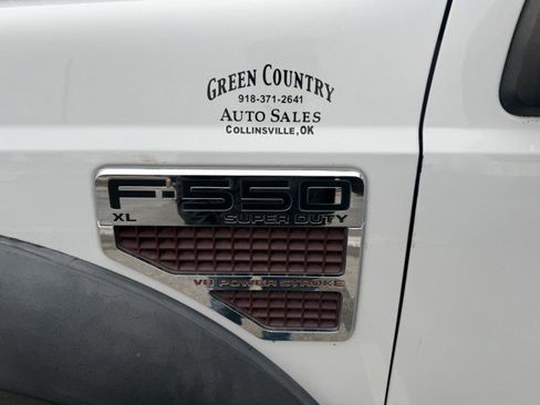 Used 2008 Ford F550 4x4 Regular Cab Super Duty image 19