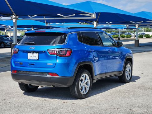 Used 2024 Jeep Compass Latitude AWD/4WD image 5