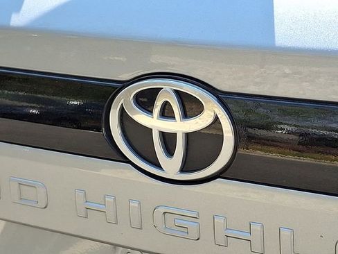 Used 2025 Toyota Grand Highlander AWD image 30