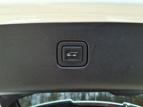 Used 2021 Chevrolet Blazer LT image 16