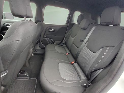 Used 2021 Jeep Renegade Latitude image 17