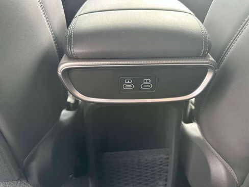 New 2025 Genesis GV60 Advanced image 12