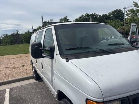 Used 2007 Ford E-350 and Econoline 350 Super Duty RWD image 1