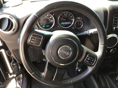 Used 2016 Jeep Wrangler Unlimited Sahara AWD/4WD image 24