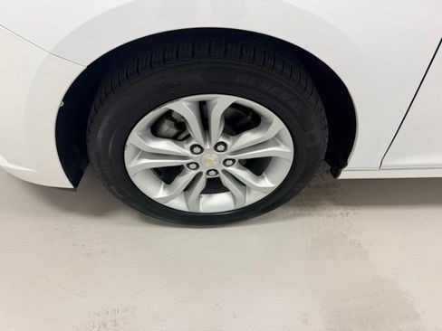 Certified 2019 Chevrolet Cruze LT w/ LT Fleet Convenience Package FWD image 13
