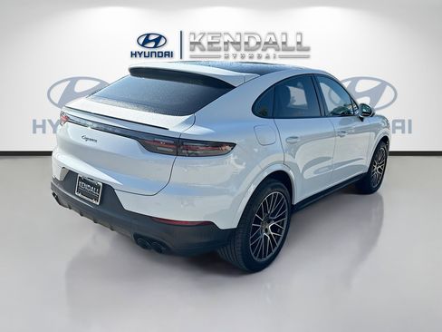 Used 2023 Porsche Cayenne Platinum Edition AWD/4WD image 6