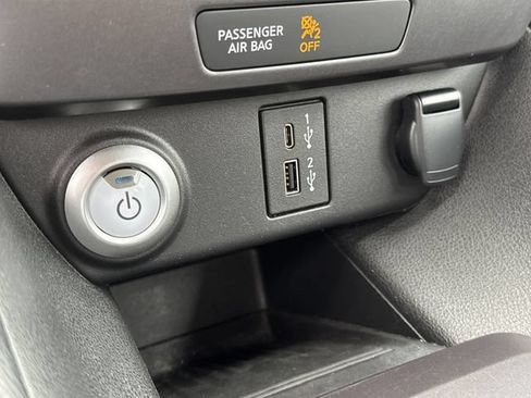 Used 2025 Nissan Leaf S FWD image 8
