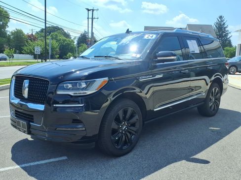 Used 2024 Lincoln Navigator Reserve AWD/4WD image 8