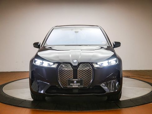 Certified 2024 BMW iX xDrive50 w/ Premium Package AWD/4WD image 2