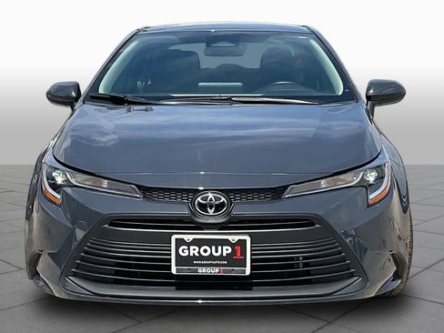 Used 2025 Toyota Corolla LE image 4