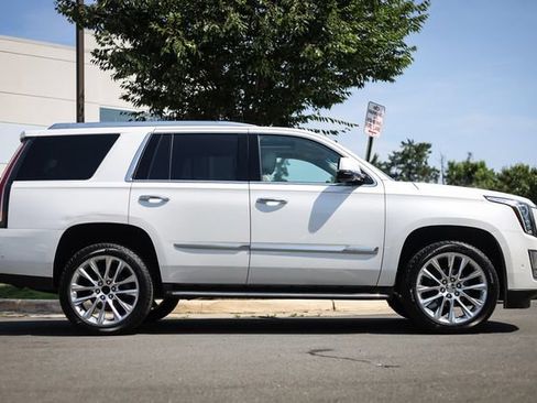 Used 2017 Cadillac Escalade Luxury AWD/4WD image 8