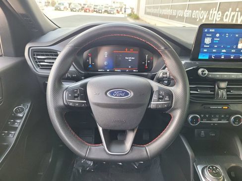 Used 2025 Ford Escape ST-Line FWD image 18