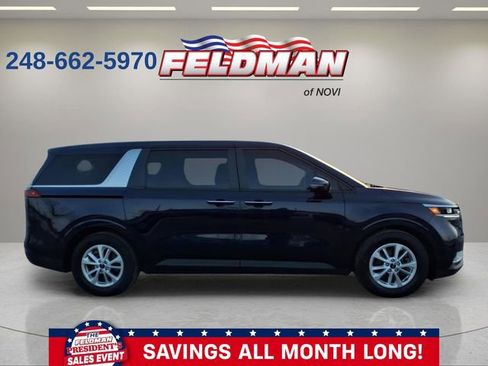 Used 2023 Kia Carnival LX image 7