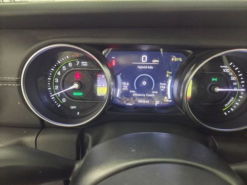 Used 2022 Jeep Wrangler Unlimited Sahara image 16