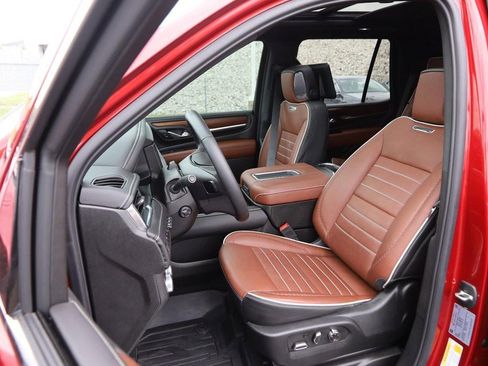 Used 2024 GMC Yukon Denali Ultimate AWD/4WD image 10
