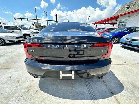 Used 2018 Volvo S90 T5 Momentum w/ Convenience Package FWD image 11