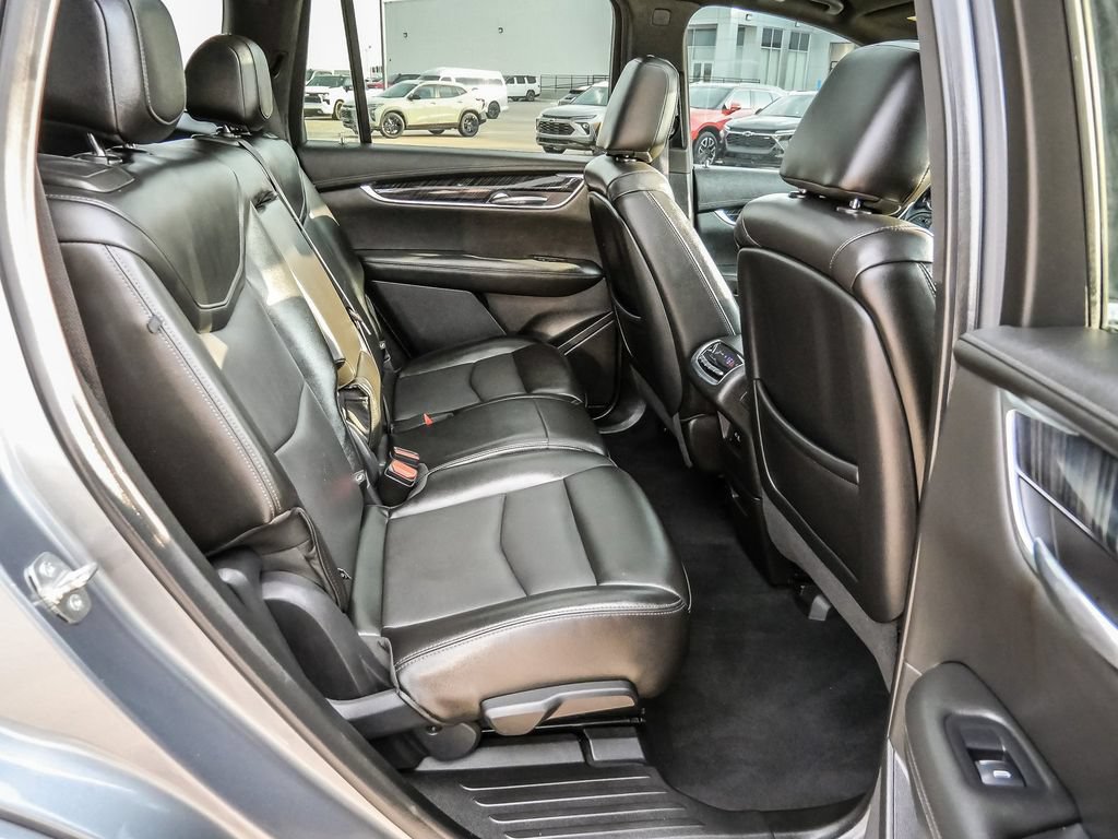 Used 2022 Cadillac XT6 Premium Luxury FWD image 27