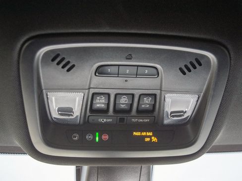 Used 2023 Chevrolet Traverse Premier w/ Redline Edition image 25