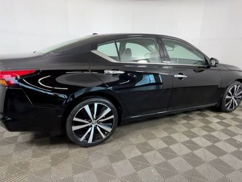 Used 2021 Nissan Altima 2.5 Platinum AWD/4WD image 4