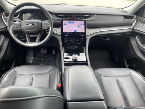 Used 2023 Jeep Grand Cherokee Limited AWD/4WD image 14