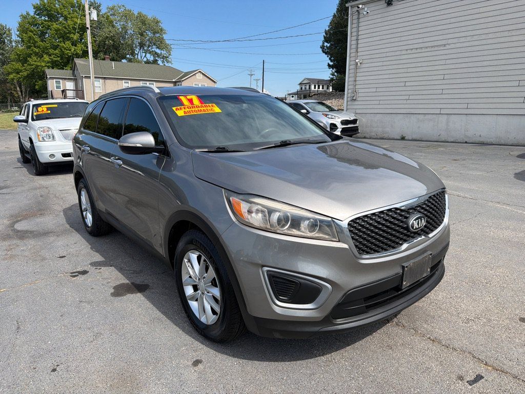 Used 2017 Kia Sorento LX FWD image 4