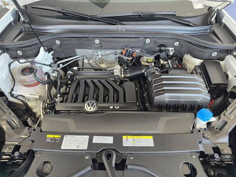 Used 2023 Volkswagen Atlas Cross Sport SE AWD/4WD image 11