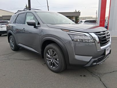 New 2025 Nissan Pathfinder SV w/ Cargo Package