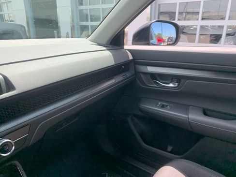 Used 2025 Honda CR-V LX image 13