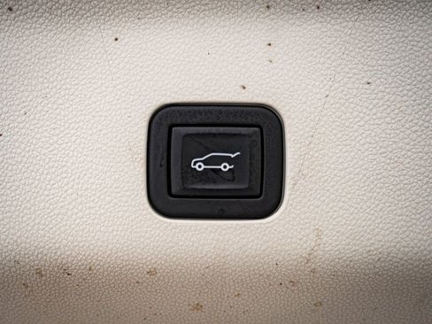 Used 2023 Cadillac Escalade Premium Luxury Platinum image 22