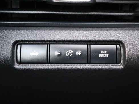 Used 2025 Nissan Altima 2.5 SV image 38