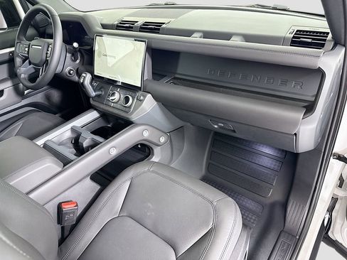 New 2026 Land Rover Defender 110 X-Dynamic SE AWD/4WD image 18